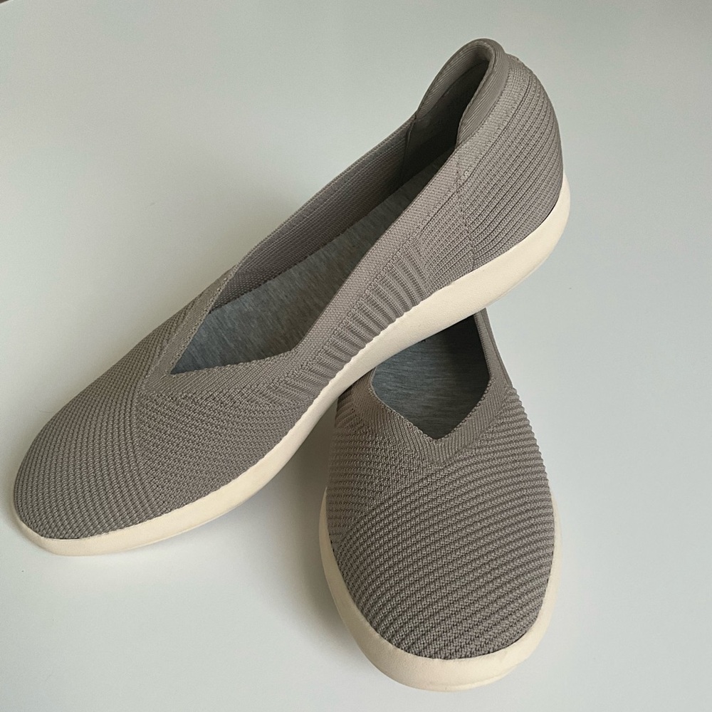 Kelly & Katie Taupe Averna Slip on‎ Sneakers/Flats US 11